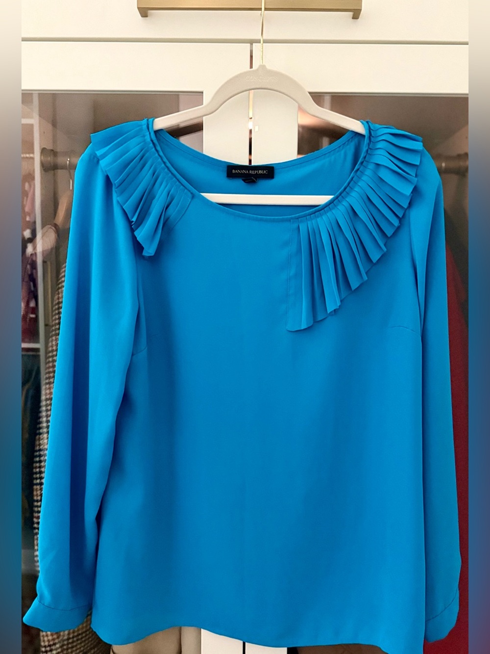 Banana Republic Petite Medium Blue Pleated Ruffle Neck Long Sleeve Blouse